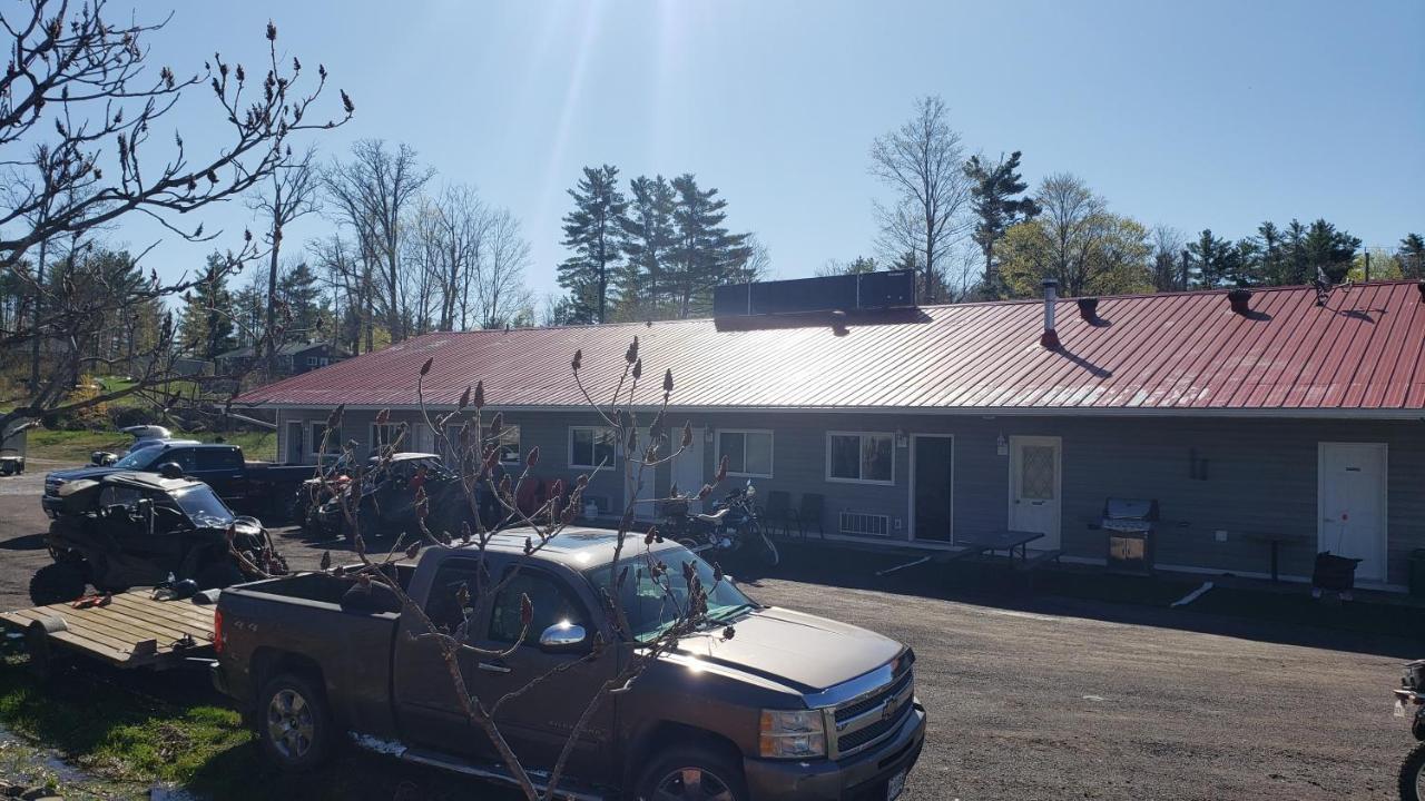 Calabogie Motor Inn Extérieur photo